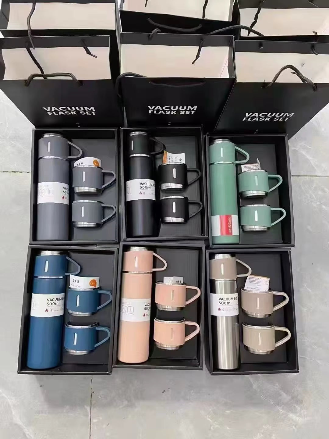 Rostfri Vattenflaska med 3 Muggar – Isolerad Termos med Handtag & Läckagesäkert Lock (500 ml)